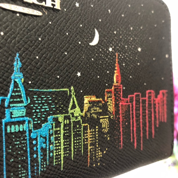 SOLD Coach Accordion Zip Wallet With Skyline Print - Picture 7 of 8